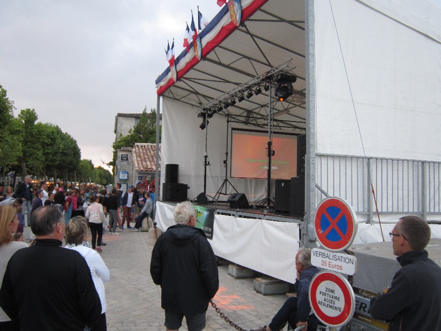 Un karaoké géant le 26/07/2015 sur le port de La-Flotte-en-Ré (17)